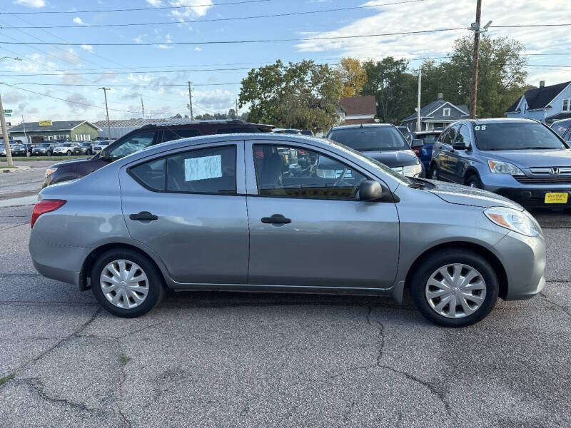 2014 Nissan Versa 1.6 S