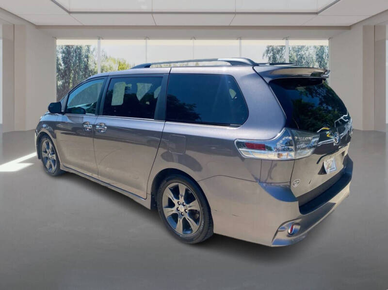 2015 Toyota Sienna