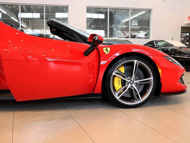 2024 Ferrari 296 GTS