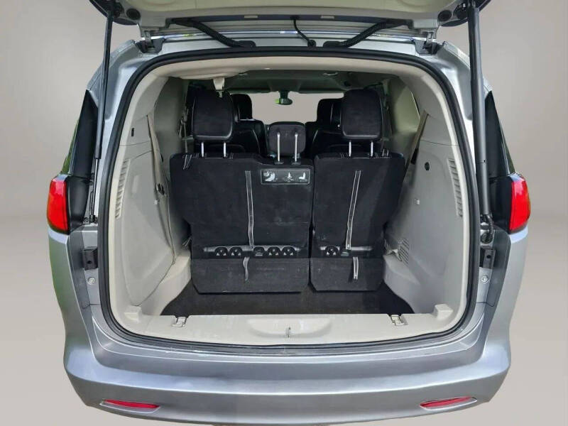 2020 Chrysler Voyager LXi