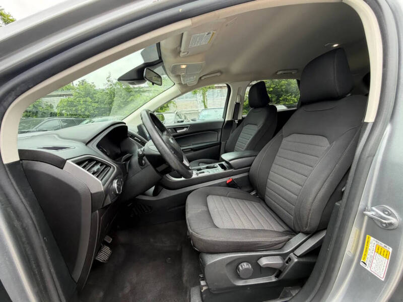 2022 Ford Edge SE