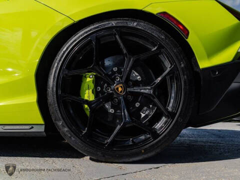 2024 Lamborghini Revuelto