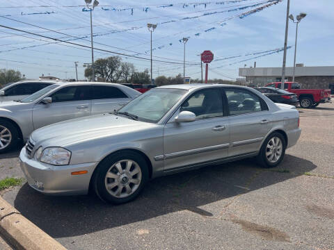 2006 Kia Optima for sale at Tracy's Auto Sales in Waco TX