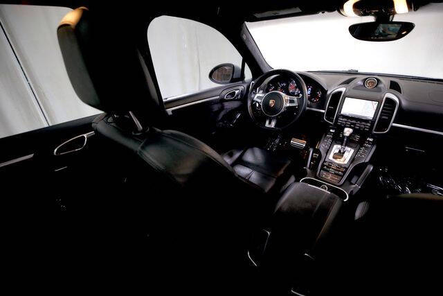 2014 Porsche Cayenne GTS