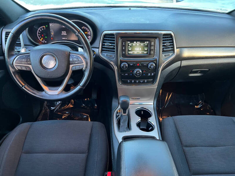 2017 Jeep Grand Cherokee Laredo