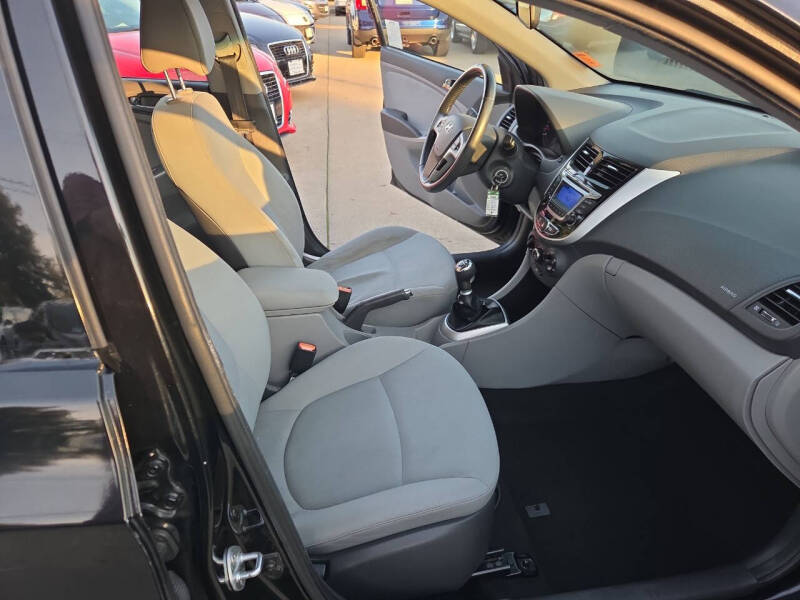 2014 Hyundai Accent SE