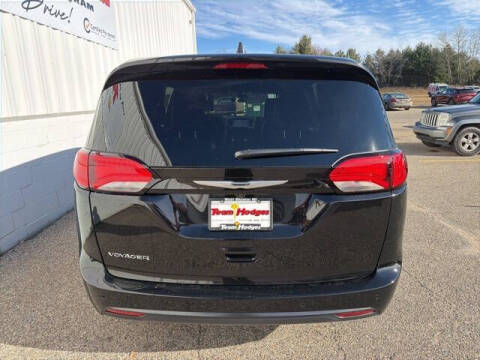 2026 Chrysler Voyager LX