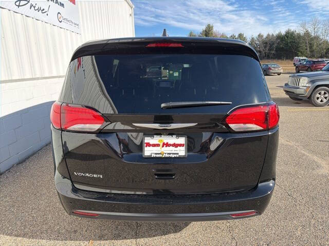 2026 Chrysler Voyager LX