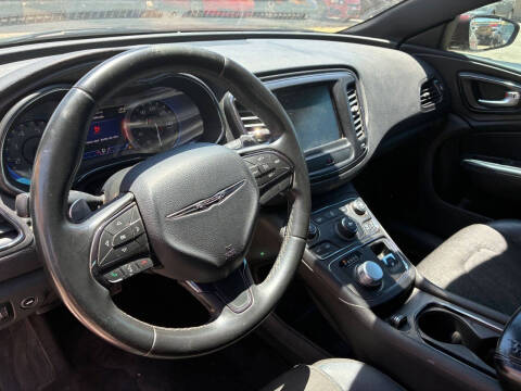 2015 Chrysler 200 S