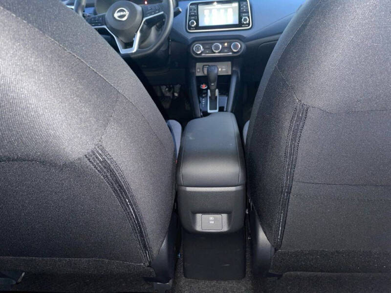 2025 Nissan Versa SV