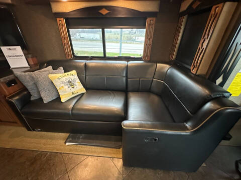 2015 Fleetwood RV Excursion 35B