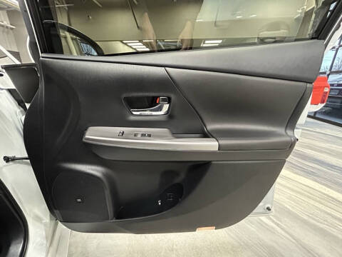 2016 Toyota Prius v Five