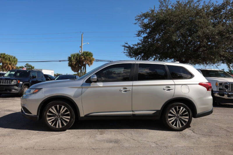 2019 Mitsubishi Outlander SE