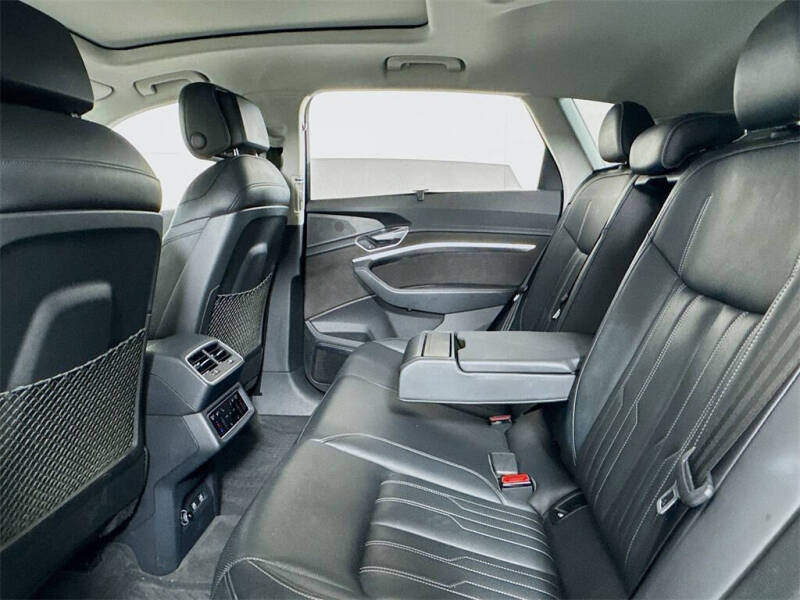 2019 Audi e-tron quattro Prestige