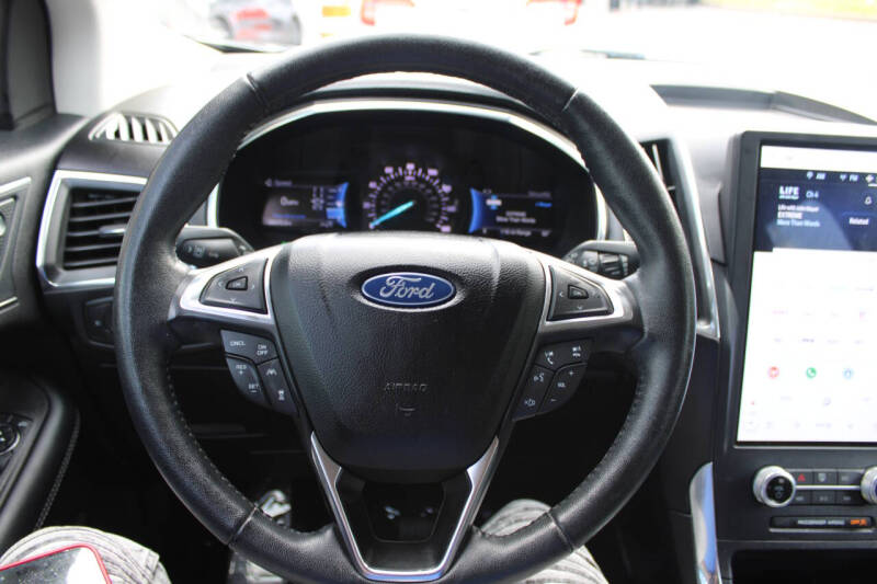 2021 Ford Edge Titanium