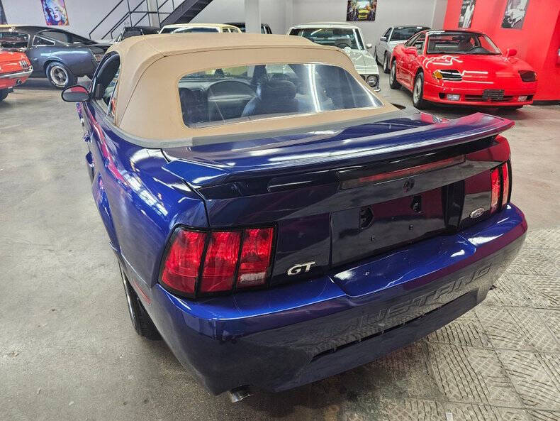 2004 Ford Mustang GT Deluxe