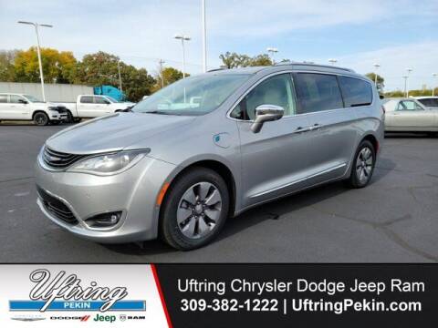 2018 Chrysler Pacifica Hybrid for sale at Uftring Chrysler Dodge Jeep Ram in Pekin IL