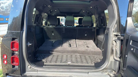 2024 Land Rover Defender 130 P400 X-Dynamic SE