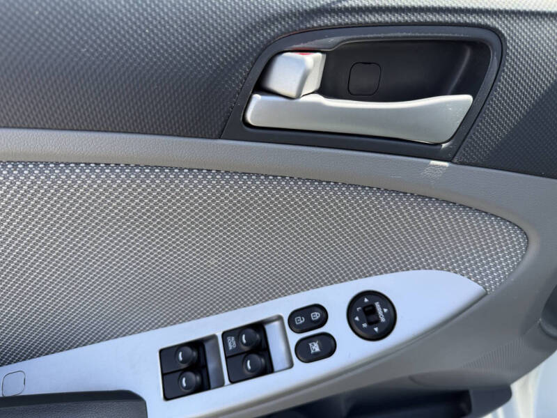 2014 Hyundai Accent GS - Photo 12