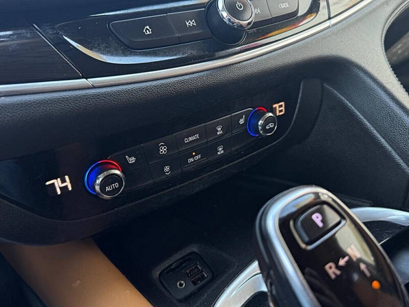 2020 Buick Enclave Essence