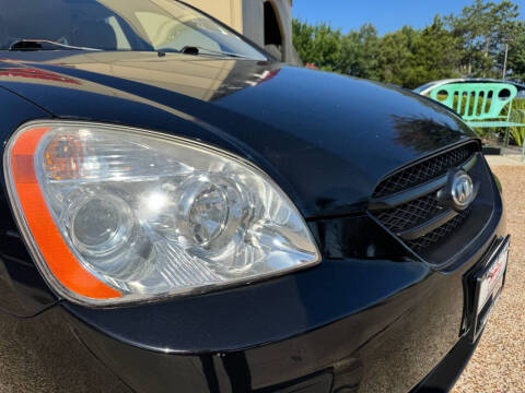 2008 Kia Rondo LX