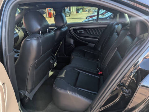 2018 Ford Taurus SEL