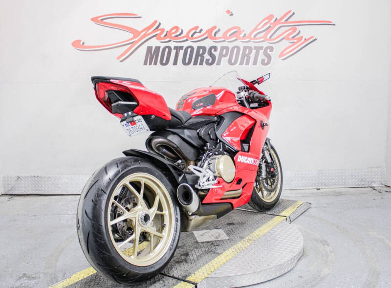 2022 Ducati Panigale V2