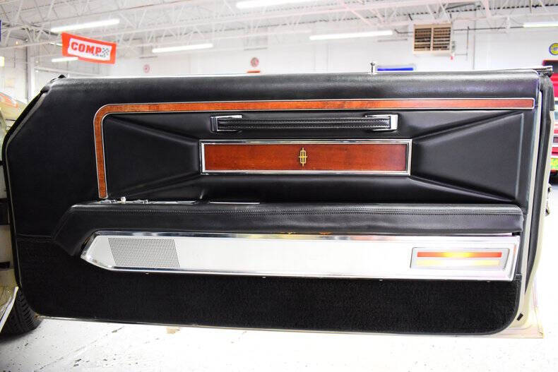 1971 Lincoln Continental