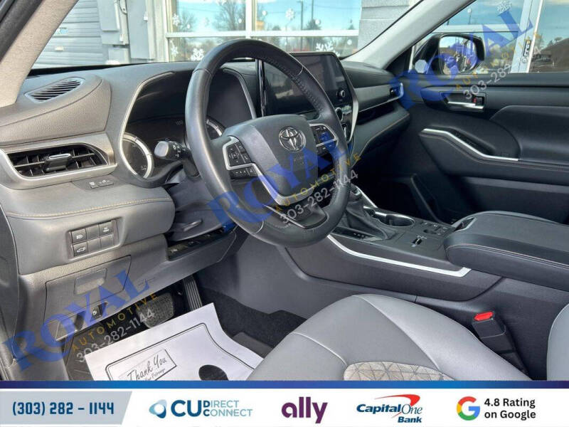 2023 Toyota Highlander Hybrid Bronze Edition