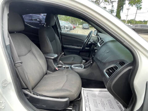 2013 Dodge Avenger SE