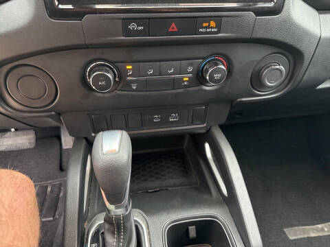 2023 Nissan Frontier SV