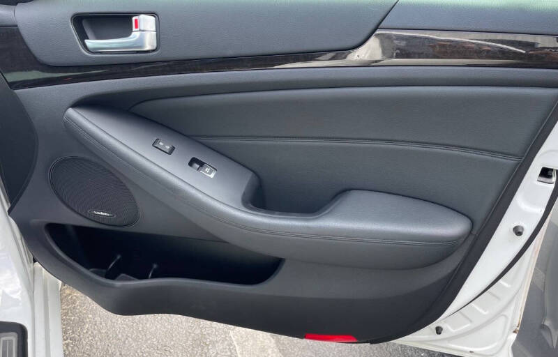 2014 Kia Cadenza Limited