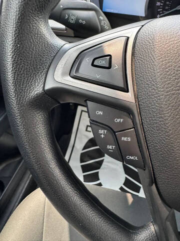 2020 Ford Fusion SE