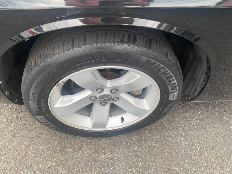 2013 Dodge Challenger SXT Plus