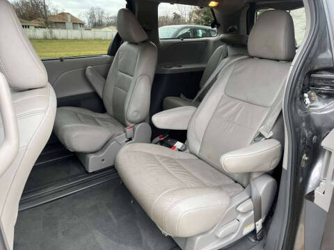 2019 Toyota Sienna XLE 8-Passenger