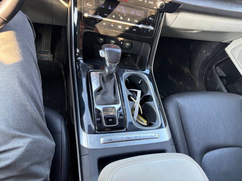 2023 Kia Carnival EX