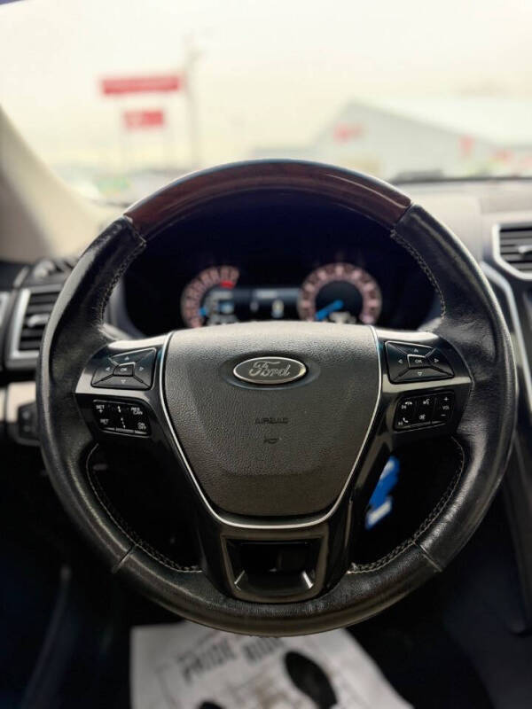 2017 Ford Explorer Platinum