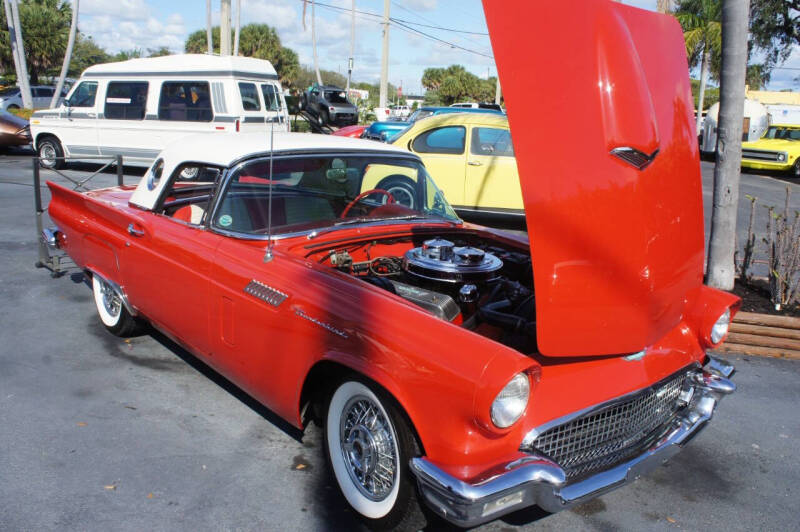 1957 Ford Thunderbird