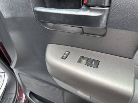 2016 Toyota Sequoia SR5