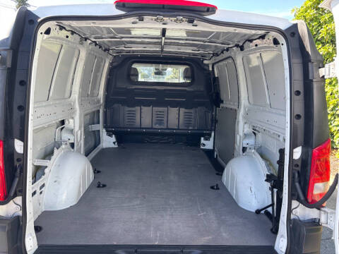 2017 Mercedes-Benz Metris Worker Cargo