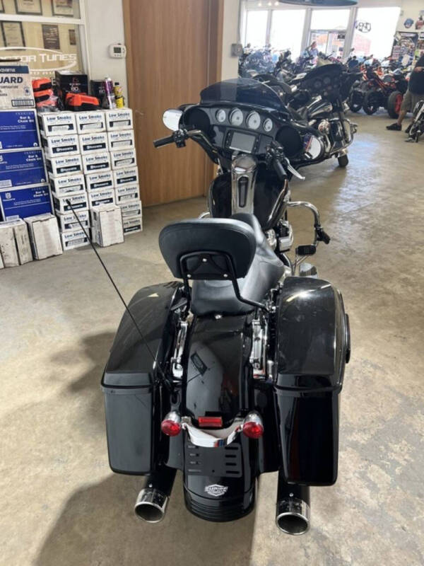 2017 Harley-Davidson FLHX - Street Glide