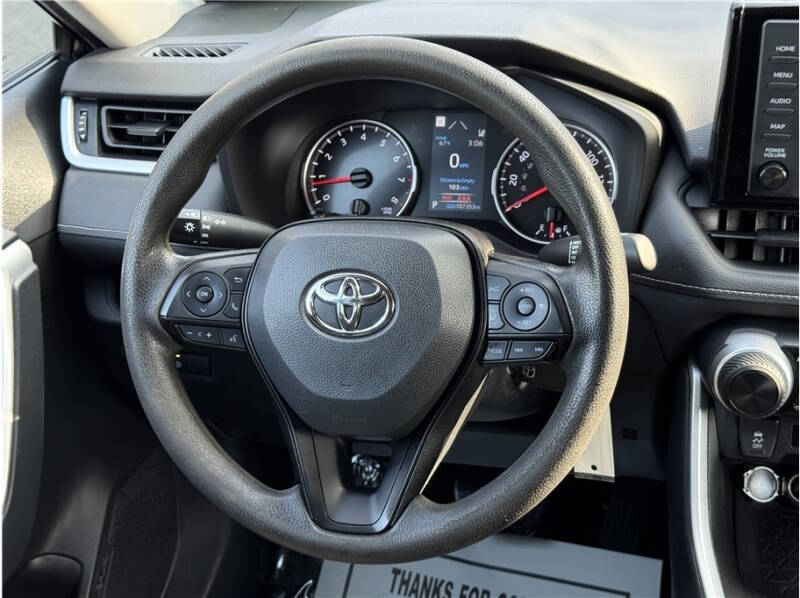2022 Toyota RAV4 LE