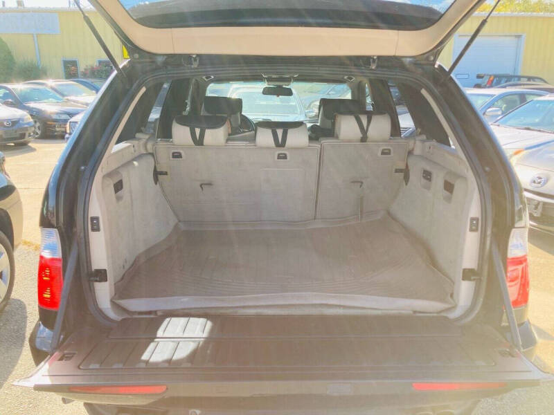 2004 BMW X5 4.4i