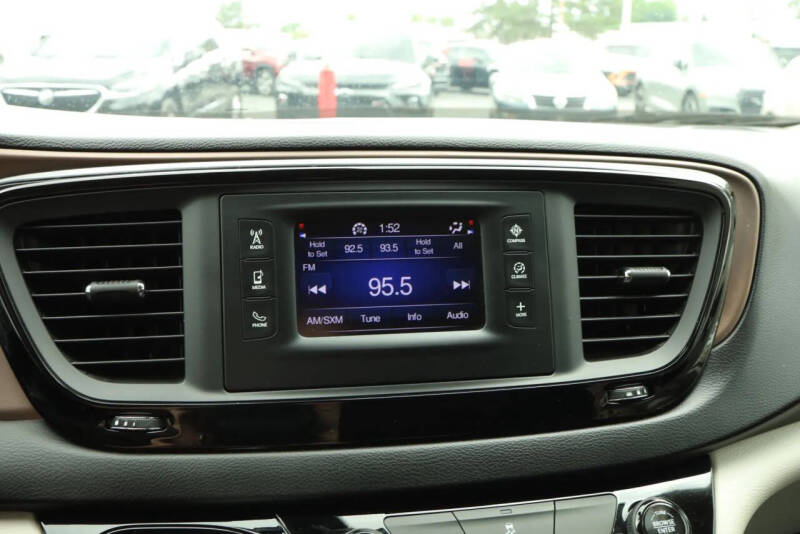 2017 Chrysler Pacifica Touring