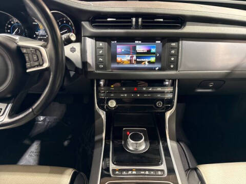 2016 Jaguar XF R-Sport