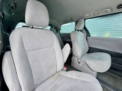 2017 Toyota Sienna L 7-Passenger