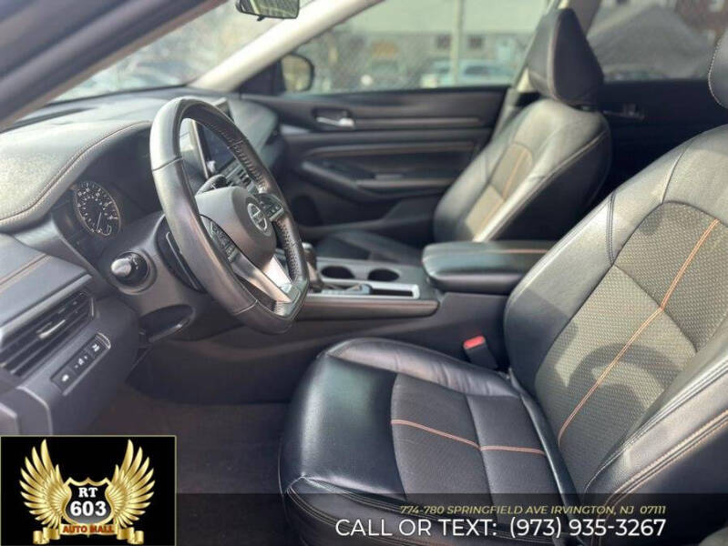 2022 Nissan Altima 2.5 SR