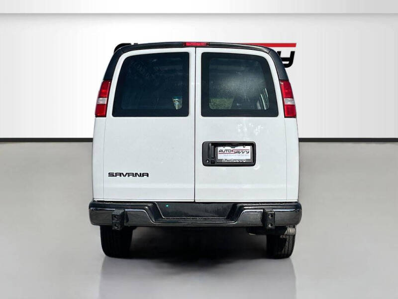2022 GMC Savana 2500