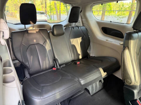 2017 Chrysler Pacifica Touring-L Plus