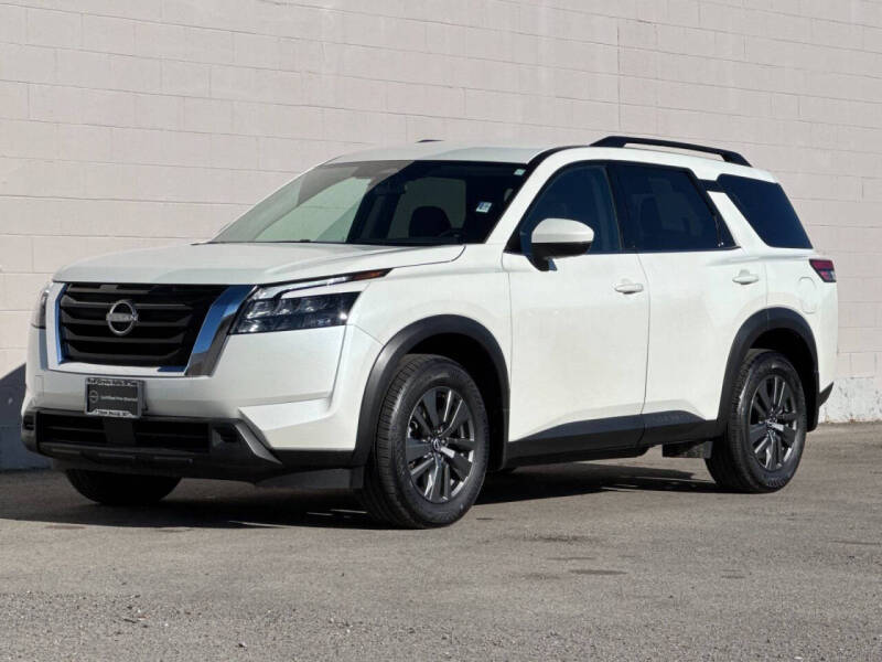 2024 Nissan Pathfinder SV